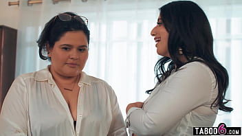 Dua Wanita Bbw Seksi Di Kantor, Sarah Arabic Dan Karla Lane, Bergantian Melayani Atasan Dengan Penuh Nafsu