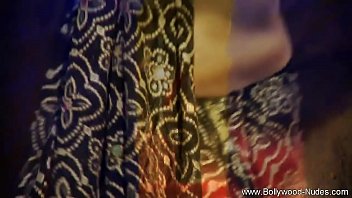 Gerakan Menggoda Dari Wanita Erotis India