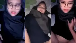 Gadis Berjilbab Berkacamata Yang Bikin Geli Dengan Aksi Mesranya Yang Heboh