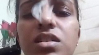 Gadis Tamil Sri Lanka Memamerkan Payudara Dan Memeknya