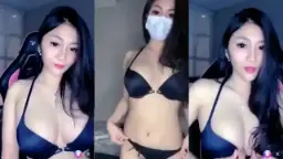 Reva Selebgram Hot Live Di Bar Mango, Aksi Menggoda Yang Bikin Napsu Melonjak
