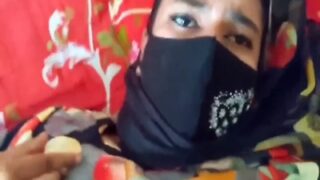 Suami Menangkap Istri Tengah Menonton Adegan Mesum Dari Bangladesh