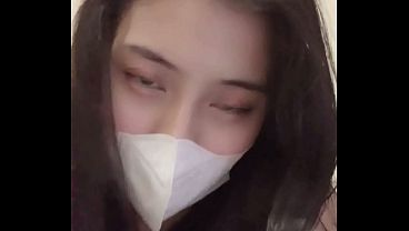 Streaming Sensasi Asia: Gadis Imut Menggoda Di Live Pertama