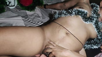 Malam Natal Yang Panas Antara Bibi Dan Keponakan Tiri