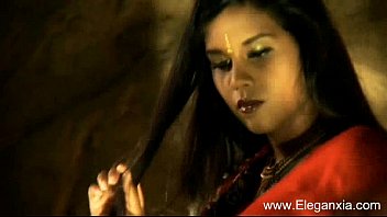 Menari Demi Cinta Membara Pada India