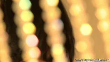 Gadis India Berani Telanjang Bulat Untuk Pertama Kalinya