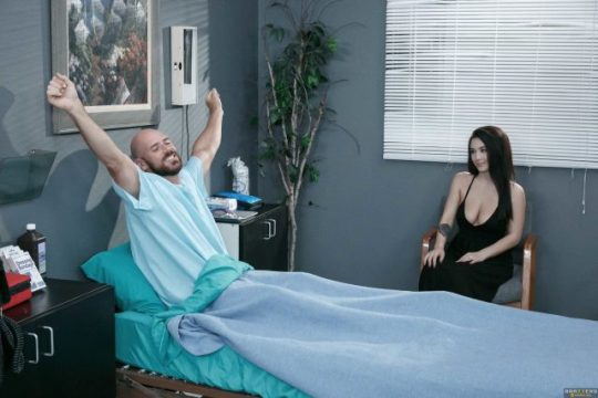 Audrey Bitoni Mengatasi Insomnia Dengan Mulut Yang Tak Pernah Lelah