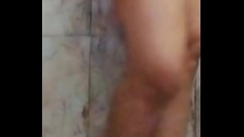 Gadis India Seksi Menggoda Diri Di Kamar Mandi Dengan Bahasa Hindi