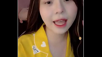 Pertunjukan Panas Di Bigo Live