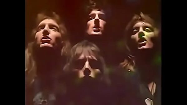 Ratu Panggung Yang Menggoda: Konser Panas Queen Di Tahun 1986