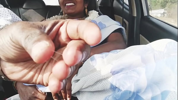 Desi Bhabi Panas Di Mobil Dengan Adik Ipar, Bercinta Liar Sambil Berbisik Mesum Dalam Bahasa Telugu.