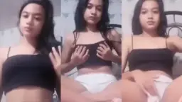 Gadis Smp Manis Mainkan Lubang Basahnya