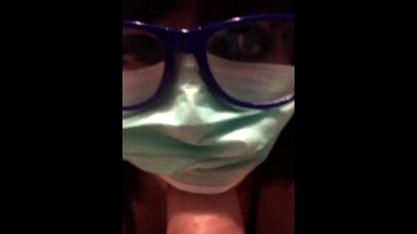 Gadis Imigran Terkurung Di Karantina, Hisap Kontol Pakai Masker Corona