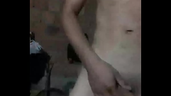 Novinho Peladinho Se Exibindo E Batendo Uma Punheta Ao Vivo No Cam4