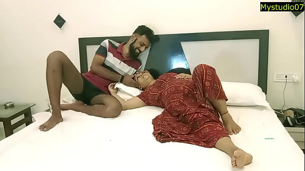 Bhabhi Panas Dan Liar Menggoda Suami Dengan Adegan Bercinta Yang Menggairahkan