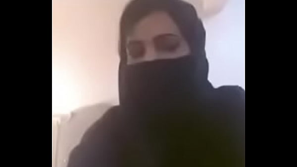 Hijab Doing: Aduh, Bikin Geli Sama Gaya-gayanya Di Twitter