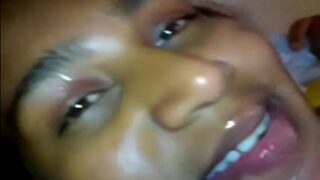 Wanita India Menenggak Sperma Pria Lain Dalam Video Panas India