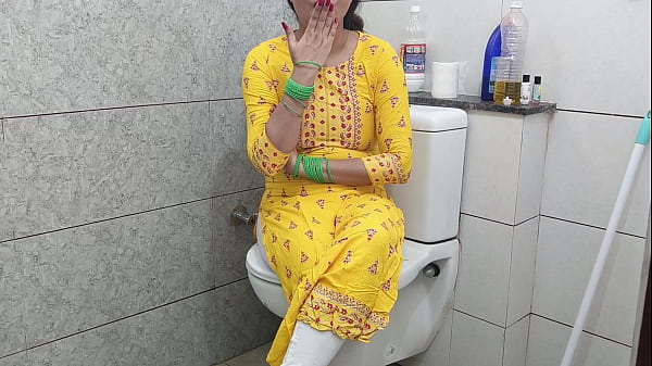 Induk Tiri India Menggoda Anak Tirinya Di Kamar Mandi Dengan Suara Mesum