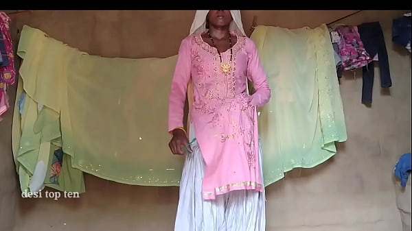 सेक्सी देसी बीवी का गीला चूत चाटने के बाद मोटे लंड से जबरदस्त चुदाई
