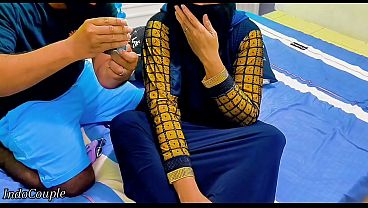 Adik Tiri Berhijab Ngesek Pakai Mainan, Tapi Kakak Salah Masukin Ke Lubang Pantat
