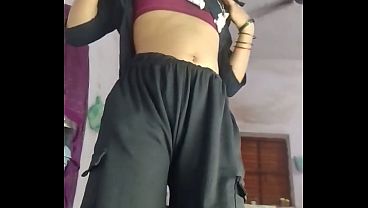 Cowgirl Gaya India: Suami Bikin Bhabhi Menjerit-jerit Nikmat Dengan Adegan Panas Dalam Bahasa Hindi