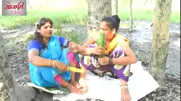 गाँव की महिलाएं अपनी प्यास बुझाने के लिए क्या इस्तेमाल करती हैं, खुद ही बता रही हैं