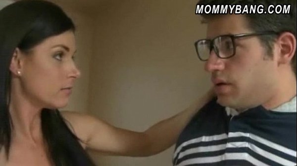 India Summer Dan Melanie Raine, Ibu Tiri Dan Remaja Dalam Aksi Tiga Arah Yang Menggoda