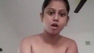 Cewek India Gesek-gesek Bantal Sampe Crot