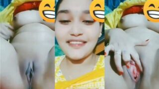 Panggilan Mesum Desa: Cewek Kampung Ngentot Dengan Pria Asing Lewat Video Call
