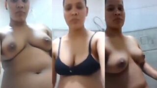 Seorang Wanita India Merekam Video Mms Telanjangnya Untuk Kekasihnya Yang Bikin Ngiler.