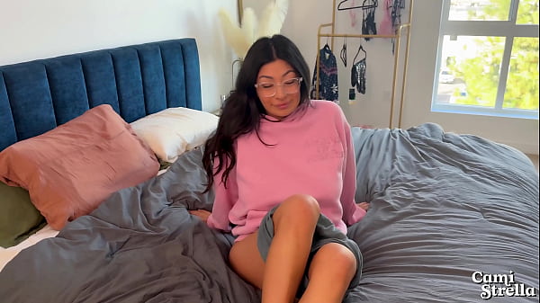 Celana Dalam Gue Itu?! Tante Step Sis Montok Muncratin Kontol Gue Sampe Basah – Cami Strella X Lev Lieben