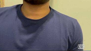 Ibu Teman Dekatku Terlalu Seksi Untuk Ditahan