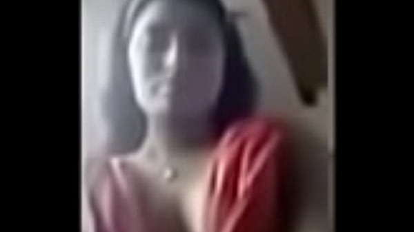Tontonan Dada Perempuan India Yang Bikin Liur