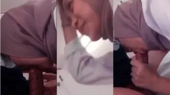 Cewek Ukhti Senyum Manis, Lanjut Nyepong Nikmatin Batang.