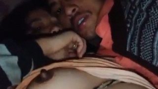 Desi Selingkuh Gigit Puting, Video Mesum Jio Hot