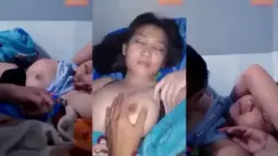 Remes Toket Gede Sepupu Keponakan Lagi Bobo, Enak Banget Diliatin