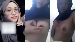 Ukhti Seksi Pamer Tetek Di Balik Kacamata