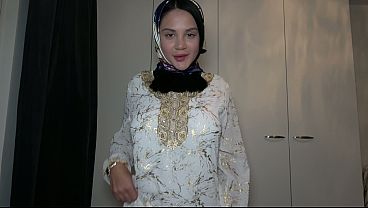 Pov – Ngewein Adik Tiri Muslimah Berhijab, Romantis Banget Sambil Colmek