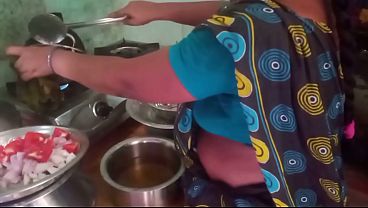 Ibu Rumah Tangga India Masak Seks Sama Pacar