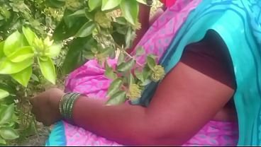 Bhabhi India Di Desa, Ngentot Liar Di Luar Rumah