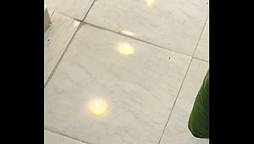 شرموطة مصرية نار، صاحبة البيت بتتناك من سباك وصاحبه، كلام ساقط وصراخ يهيج، جسمها لبن أبيض وصوتها واضح.