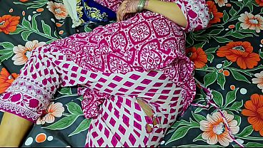 Ibu Tiri Celana Meledak, Anak Tiri Ngebut Ngebor Memeknya Sampai Bokong Bundar Muncrat.