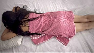 Bule Nri Digosok Pantat Sama Pelayan, Langsung Digenjot Memek Sambil Pantat Montok Digoyang