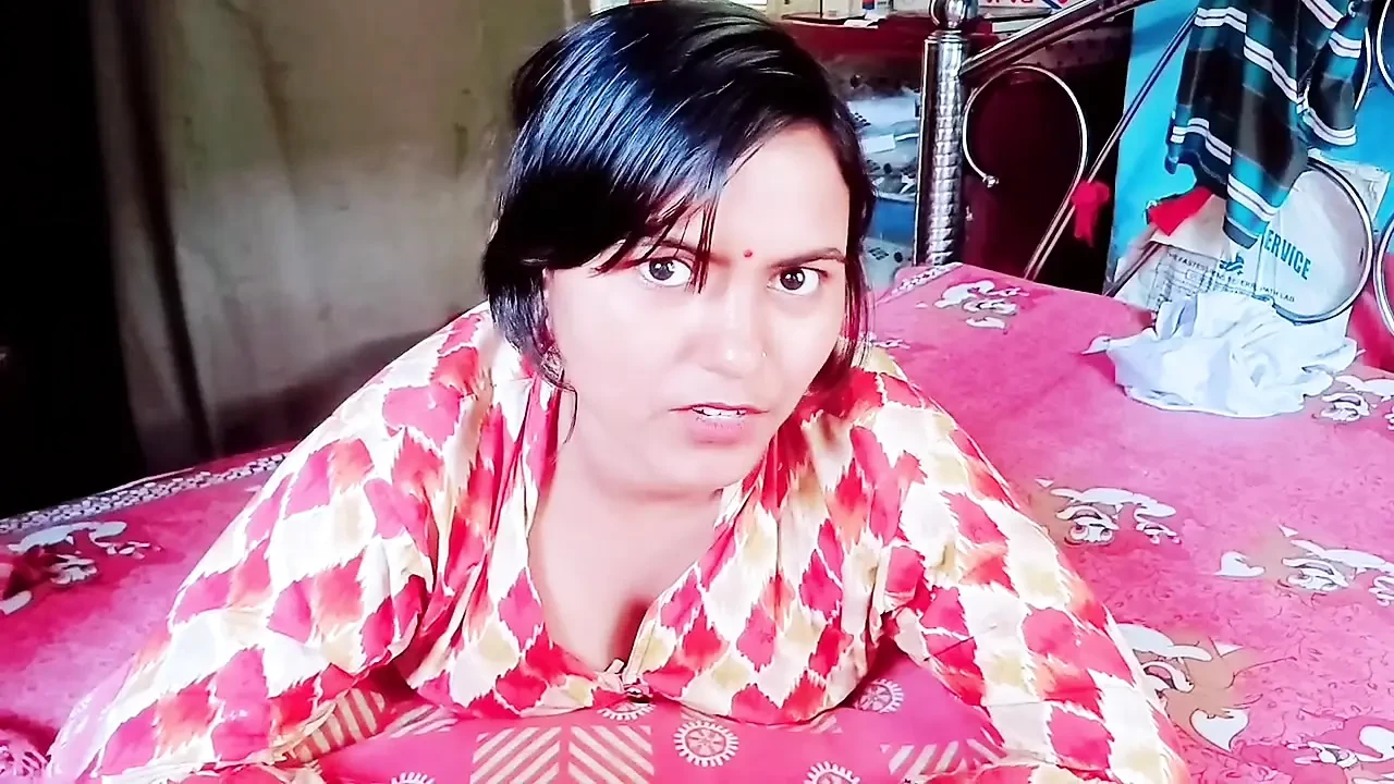 She Flirted And Cheated On Her Husband On Vacation With A Stranger Guy, But She Is So Beautiful