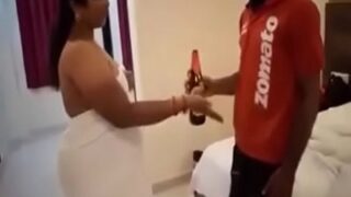 Video Panas Bini Orang Sama Kurir, Gaya Tamil India Bikin Makin Liar