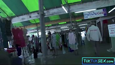Lidah Ditindik, Cewek Thailand Montok Mungil, Digarap Dua Bule Gila.