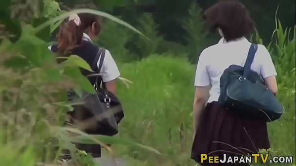Bocah Asia Lagi Pipis, Bikin Tegang Lihatnya.