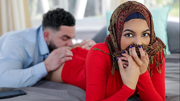 Abang Tiri Mau Ngajarin Adik Tiri Berjilbab Soal ‘pelajaran’ Ranjang Sebelum Nikah – Hijablust.