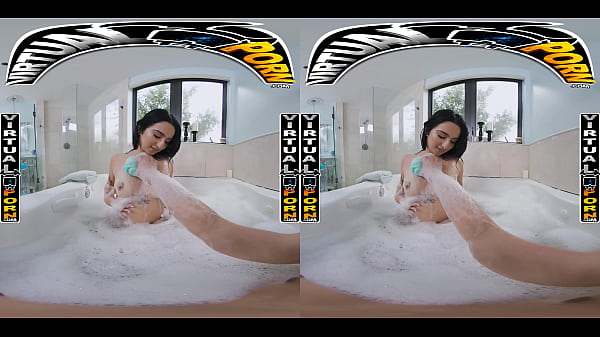 Virtual Mesum – Mandi Basah Kiana Kumani Berubah Jadi Aksi Memek Dan Kontol Panas Bareng Kakak Tiri