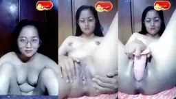 Belajar Omek Pake Dildo, Klarisa Muncrat Sampe Basah Semua
